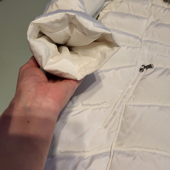 Down/Feather Winter Coat by Laundry by Shelli Segal - Picture 4 of 8